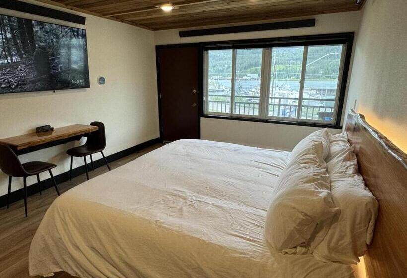 اتاق استاندارد با تخت بزرگ, Waterfront On Glacier