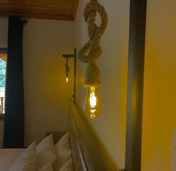 بانگلوی استاندارد 2 خوابه, ķilic Cottage By Kunhar