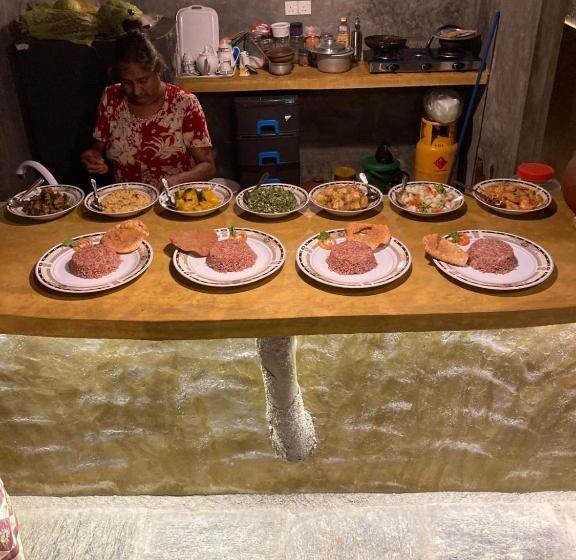 ガーデンビュースタンダードルーム, Oshans Home   Guest House   Polhena