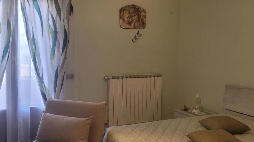 Standard room with outdoor bath, Bed & Breakfast Da Giovanni