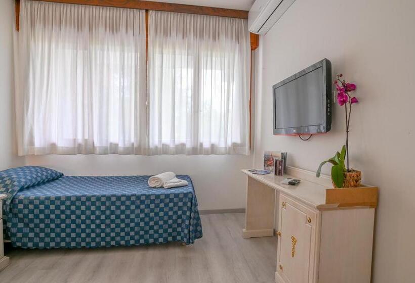 Standard Enkelrum, Adriaco