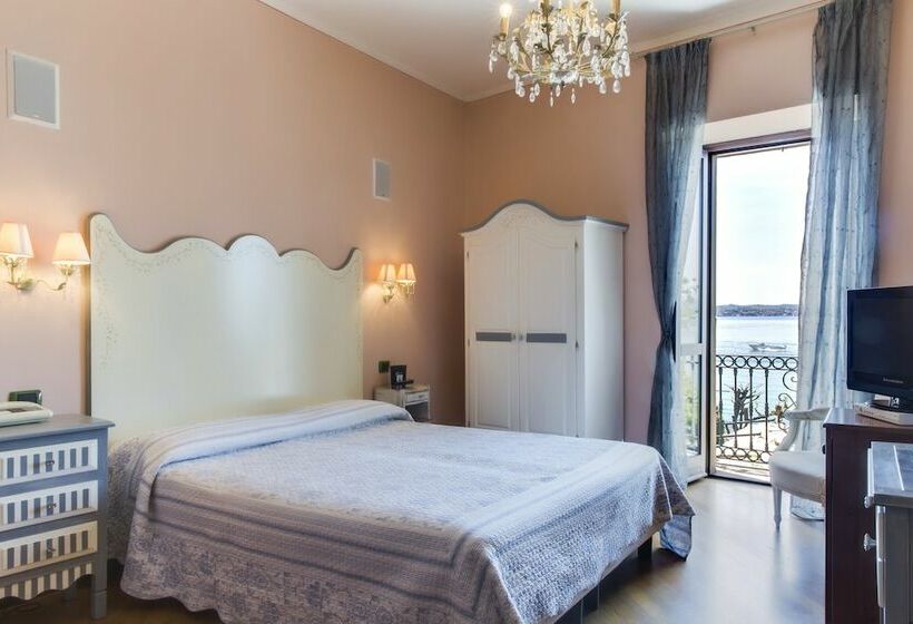 غرفة قياسية مطلّة علي البحيرة, Pace