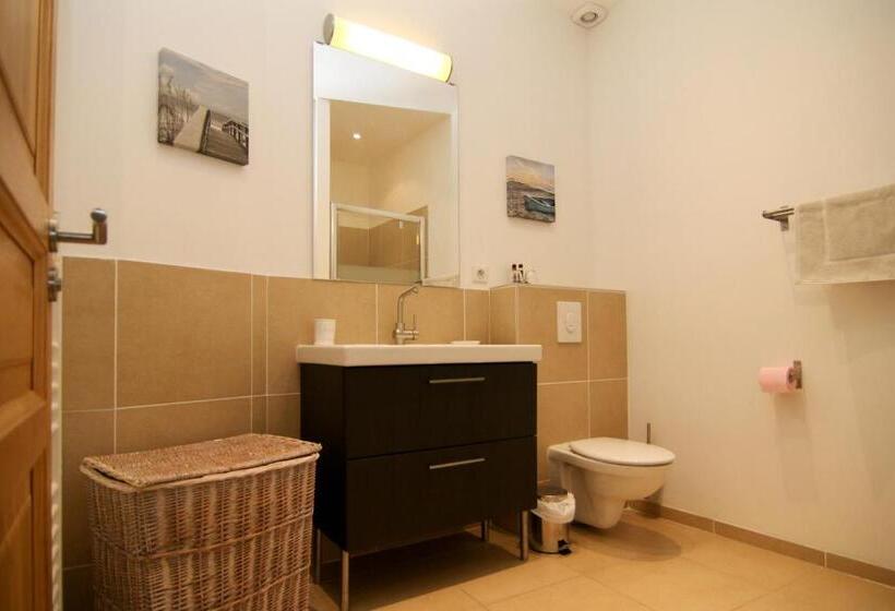 バルコニー付２ベッドルームアパートメント, Mas De La Rivoire B&b