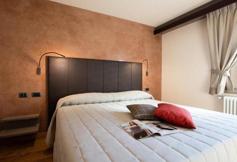 اتاق سوپریور, Cardo