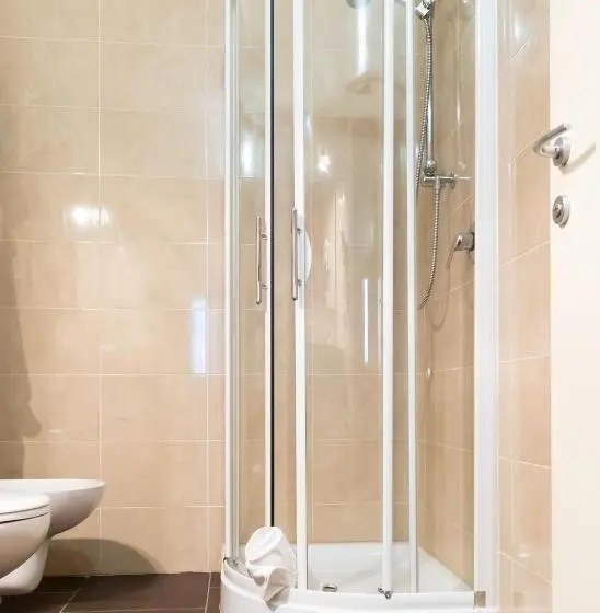 اتاق استاندارد سه نفره, Fiera Rho