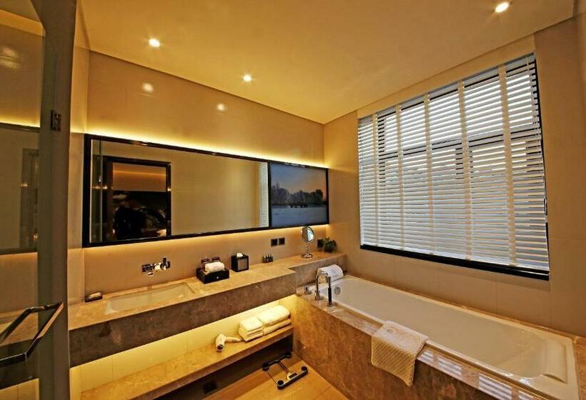 Családi Szoba, Harbin Kai Rui