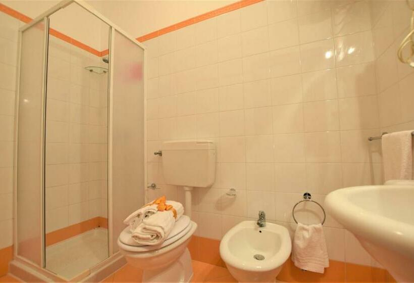 标准间, Iride By Marino Tourist