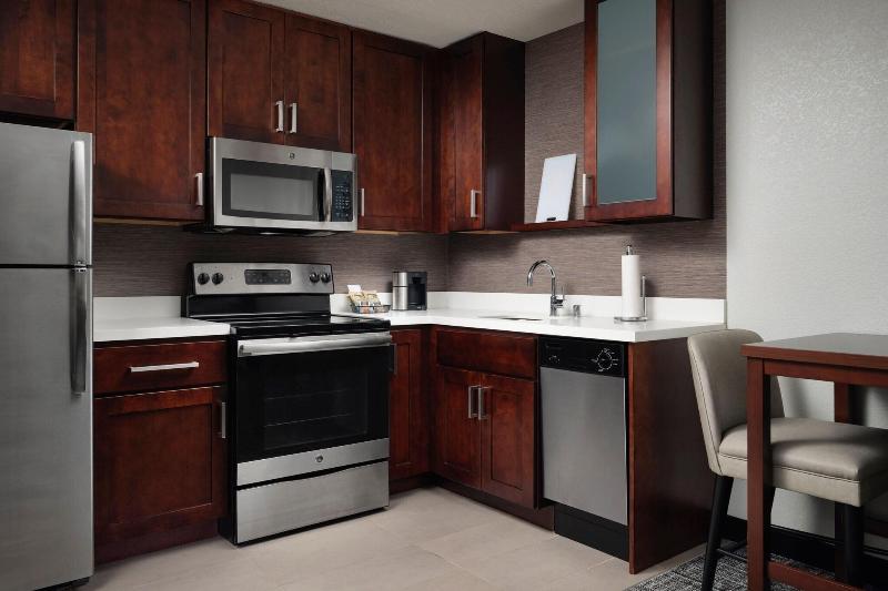 Люкс Кровать Кинг, Residence Inn By Marriott Green Bay Downtown