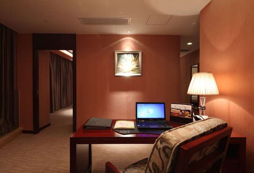 Suite Deluxe, Wuhan Tianchimel