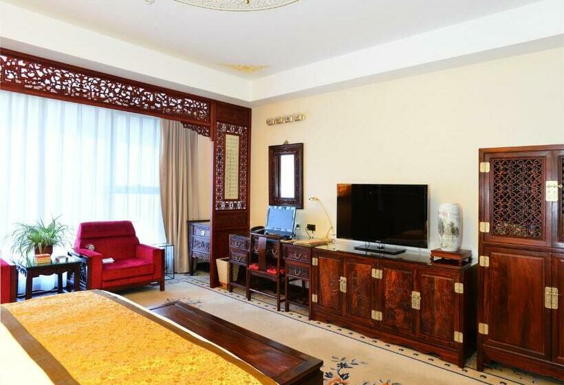 Номер Стандарт, Imperial Palace