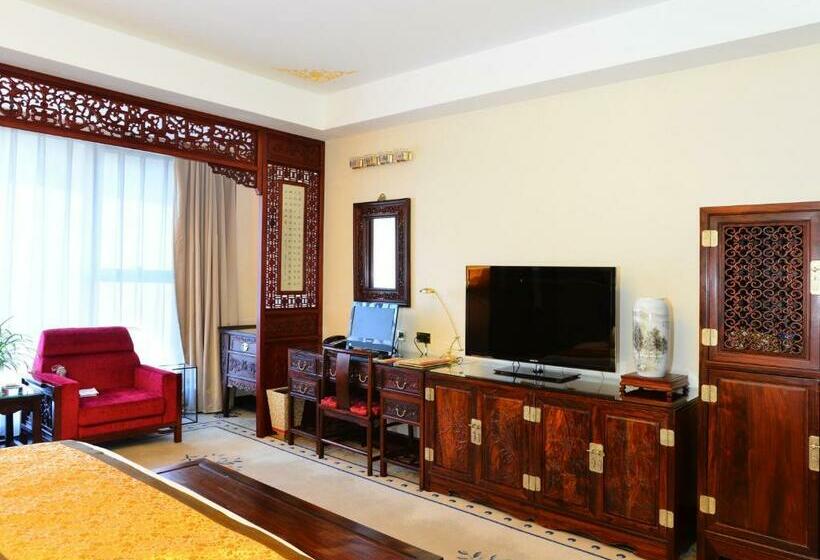 Номер Стандарт, Imperial Palace