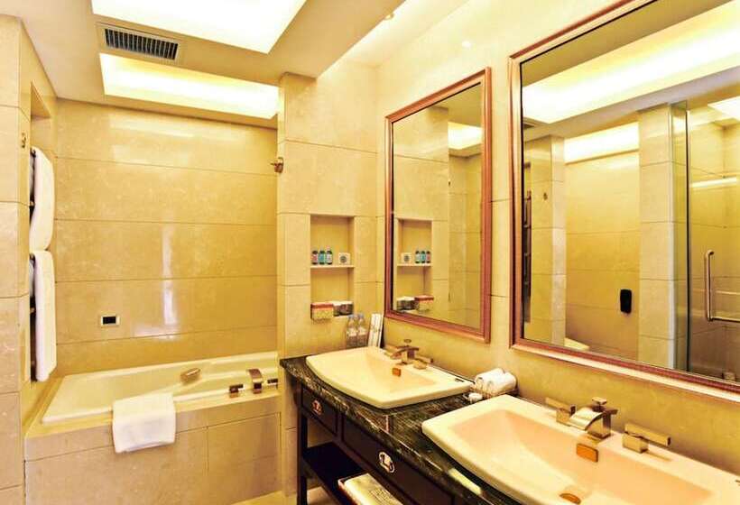 Президентский Люкс, Imperial Palace