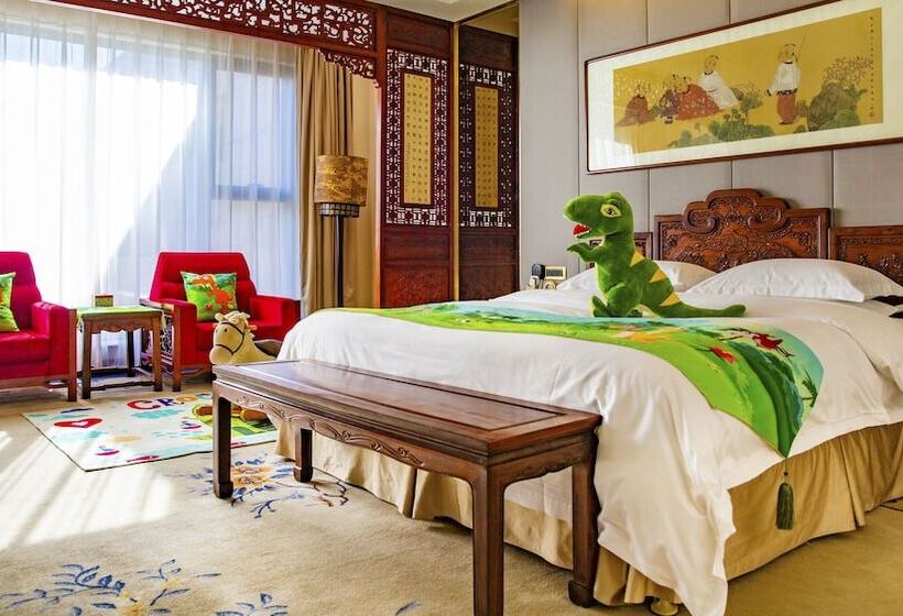 Номер Стандарт, Imperial Palace