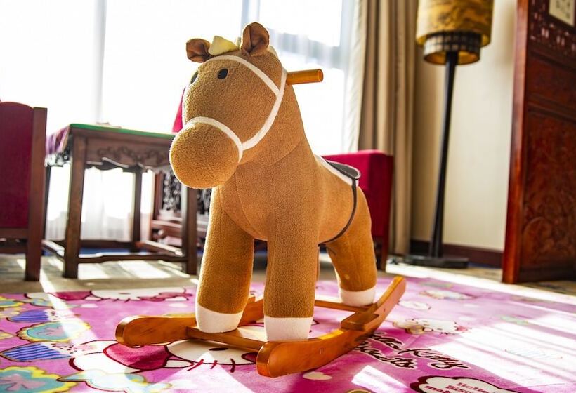 Номер Стандарт, Imperial Palace