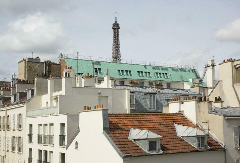スーペリアールーム, Du Champ De Mars