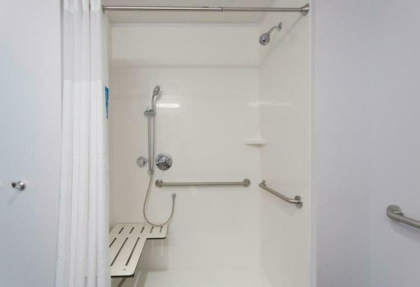 장애인을 위한 킹사이즈 침대 스탠다드 룸, Hampton Inn Fort Lauderdale Pompano Beach