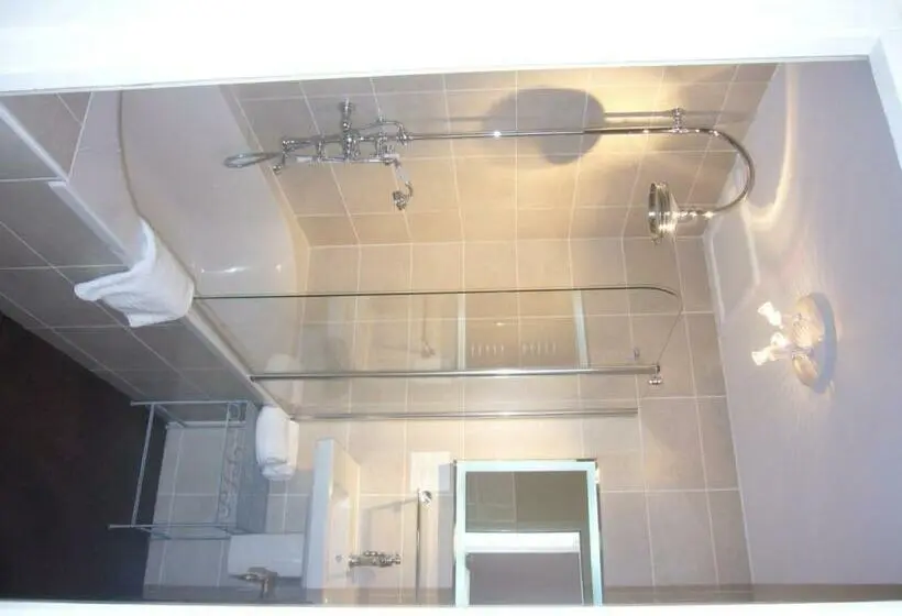 Deluxe Kolmen Hengen Huone, La Dixmeresse