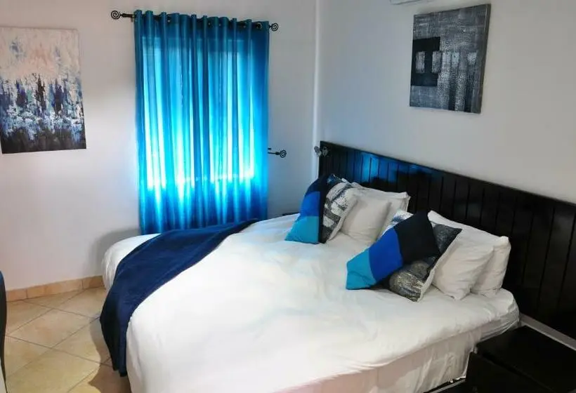اتاق خانوادگی, Me Casa Guest House