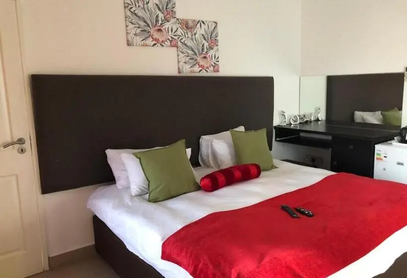 اتاق لوکس با بالکن, Me Casa Guest House
