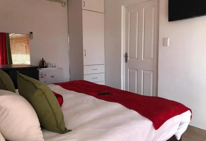 اتاق لوکس با بالکن, Me Casa Guest House
