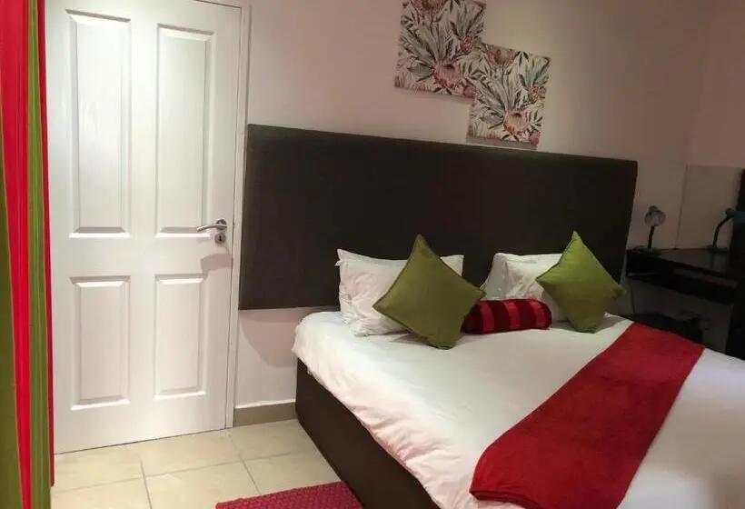 اتاق لوکس با بالکن, Me Casa Guest House