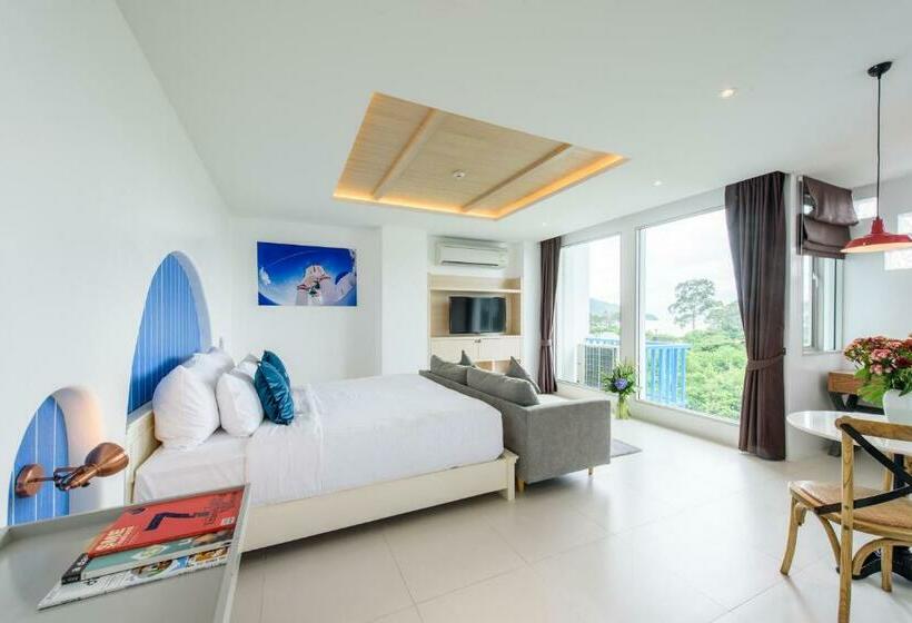 اتاق لوکس با چشمانداز دریا, Costa Village Bangsaray