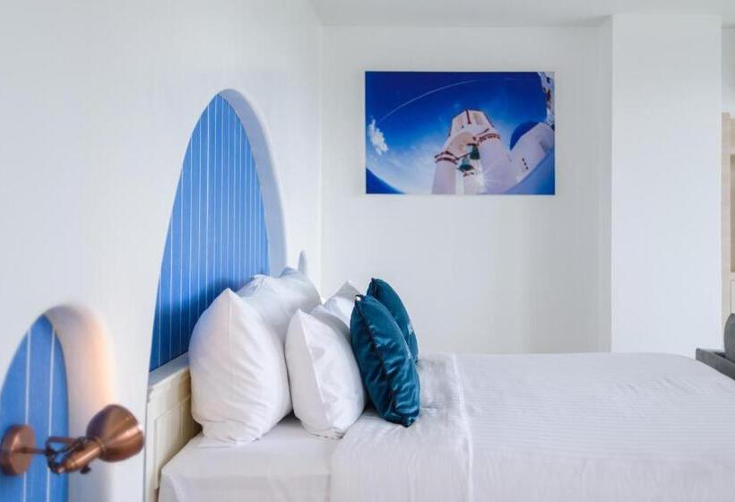 اتاق لوکس با چشمانداز دریا, Costa Village Bangsaray