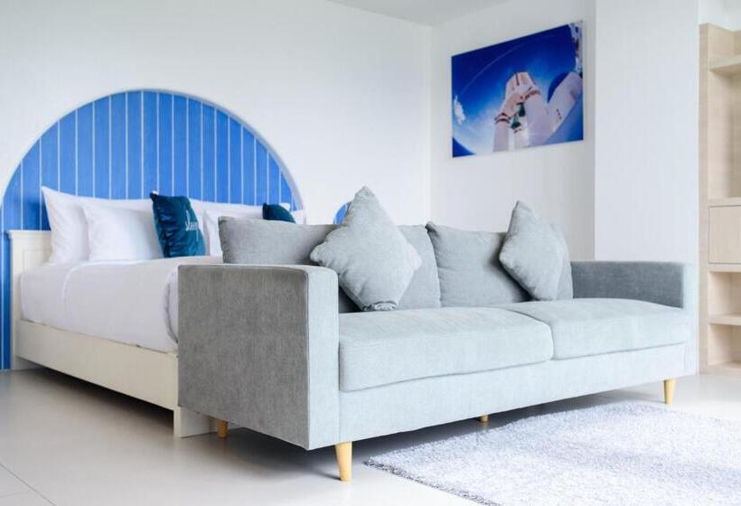 اتاق لوکس با چشمانداز دریا, Costa Village Bangsaray