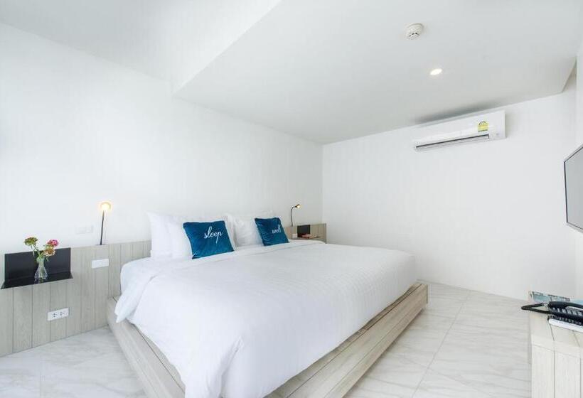 اتاق سوپریور با چشمانداز باغ, Costa Village Bangsaray