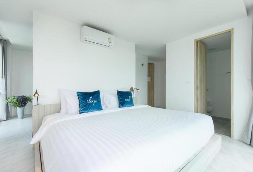 اتاق لوکس, Costa Village Bangsaray