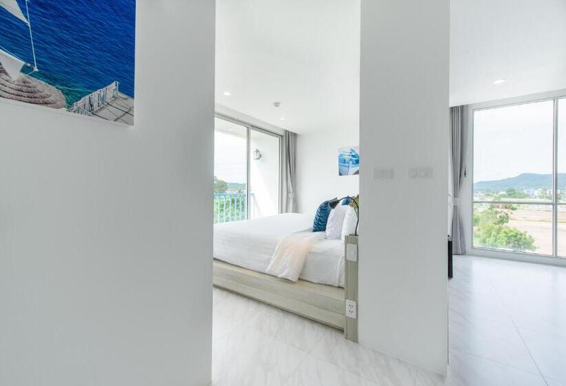 اتاق لوکس, Costa Village Bangsaray