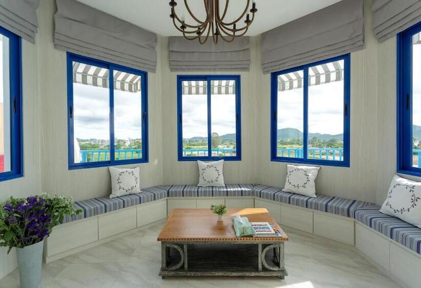 اتاق استاندارد با تراس, Costa Village Bangsaray