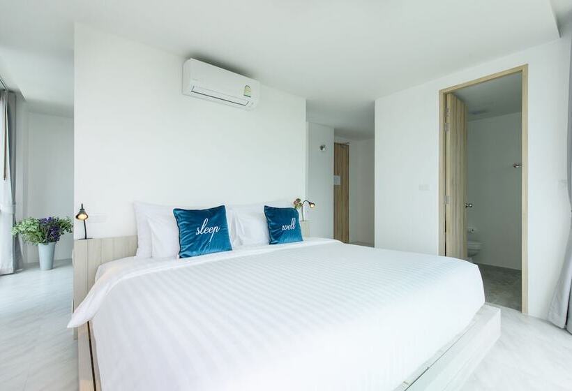 اتاق لوکس, Costa Village Bangsaray