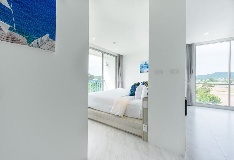 اتاق لوکس, Costa Village Bangsaray