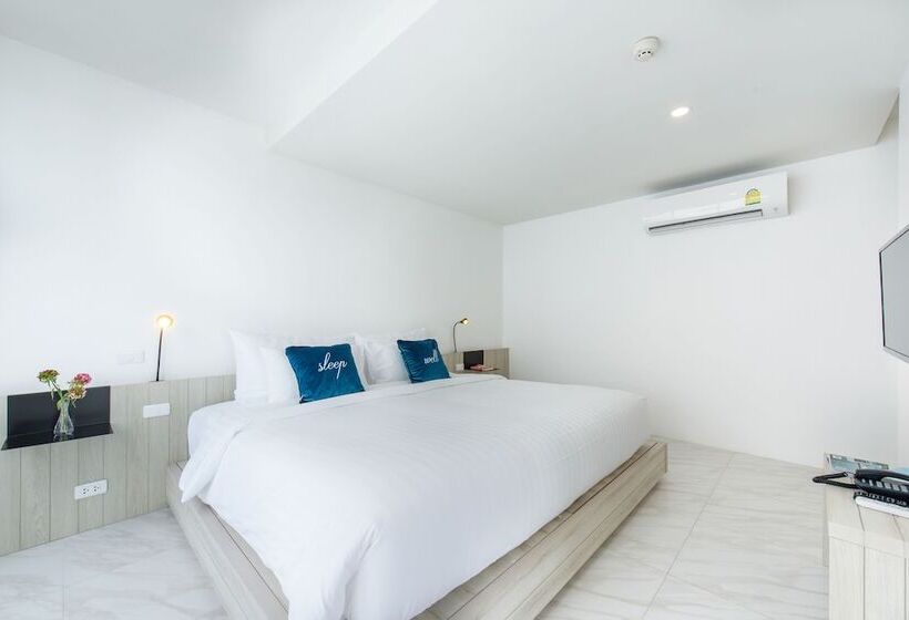 اتاق لوکس, Costa Village Bangsaray