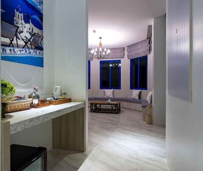 اتاق استاندارد با تراس, Costa Village Bangsaray