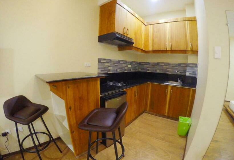 스위트, Golden Gate Suites