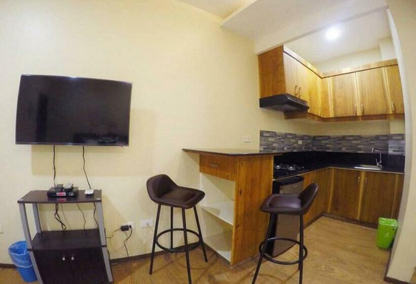 سوییت, Golden Gate Suites