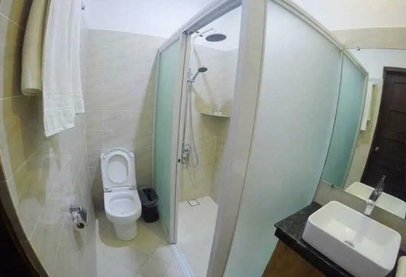 سوییت, Golden Gate Suites
