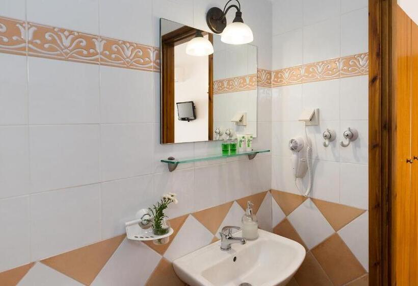 اتاق اکونومی, Iliada Rooms