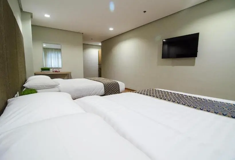 Standard Neljän Hengen Huone, Madison Hotel Phl