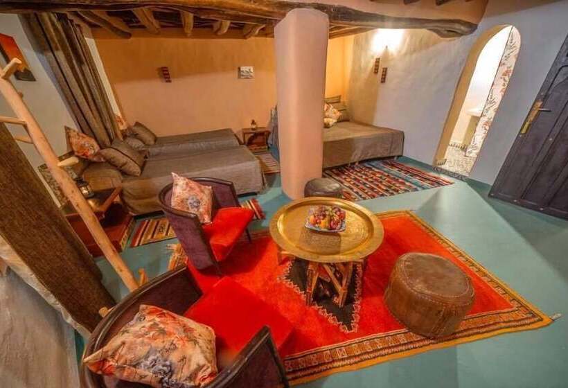 غرفة عائلية, Kasbah El Hajja