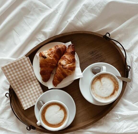 标准三人间, Art Hotel Pietrasanta