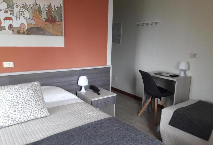 标准三人间, Art Hotel Pietrasanta