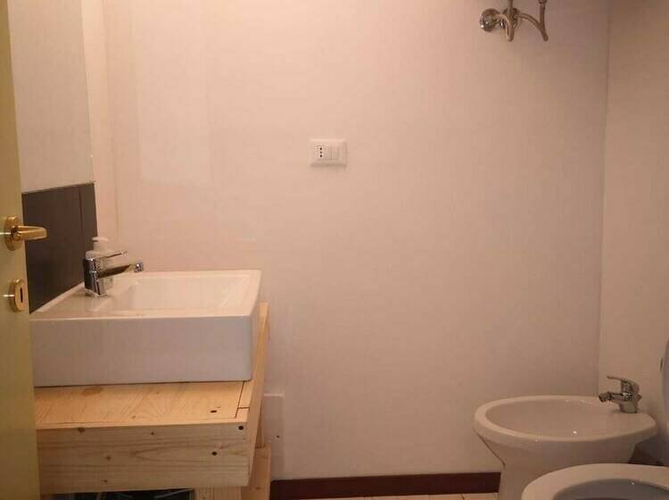 标准间, B&b Torre Tonda