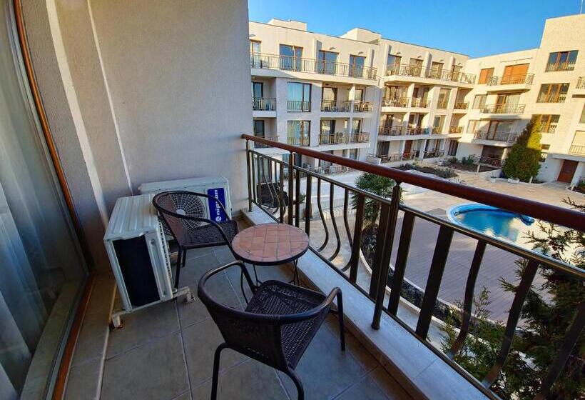 プールの見える1ベッドルームアパートメント, Diamond Beach Sarafovo By Kp