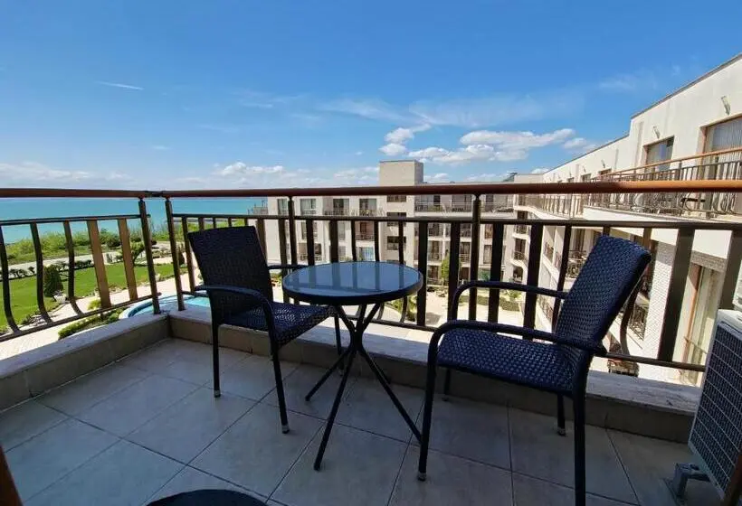 1 Bedroom Apartment with Terrace Sea View, Diamond Beach Sarafovo By Kp