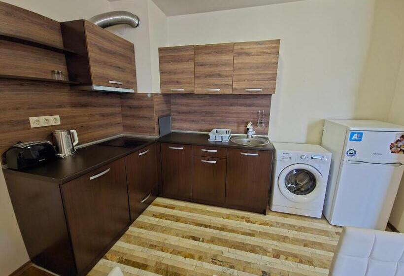 オーシャンビューのテラス付1ベッドルームアパート, Diamond Beach Sarafovo By Kp