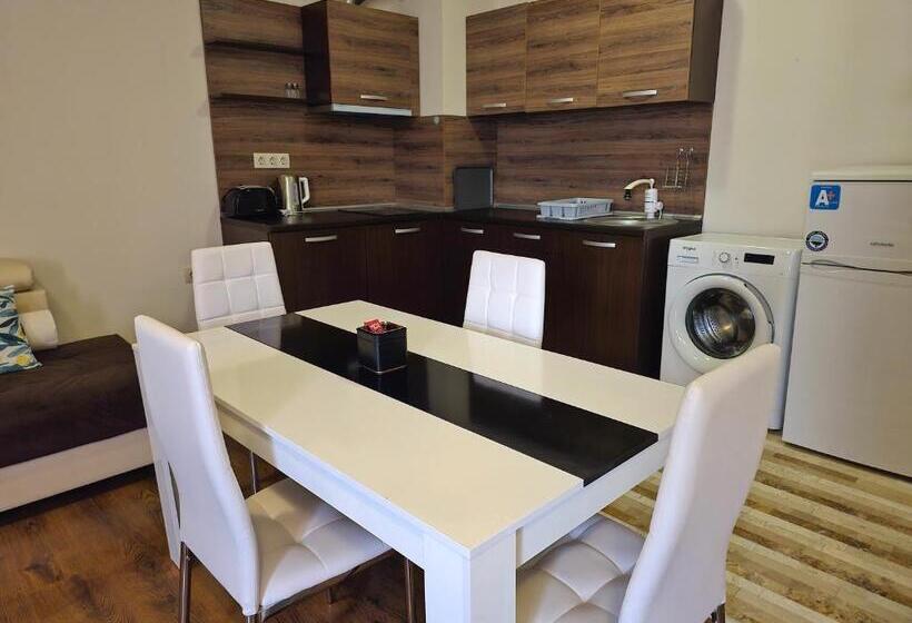 オーシャンビューのテラス付1ベッドルームアパート, Diamond Beach Sarafovo By Kp