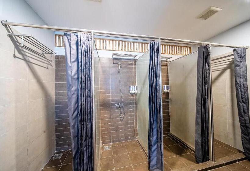 اتاق استاندارد با سرویس بهداشتی مشترک, 9station Hostel & Bar Phu Quoc